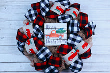 Load image into Gallery viewer, Vintage christmas truck wreath
