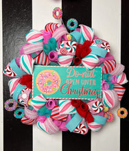 Load image into Gallery viewer, Donut Christmas wreath
